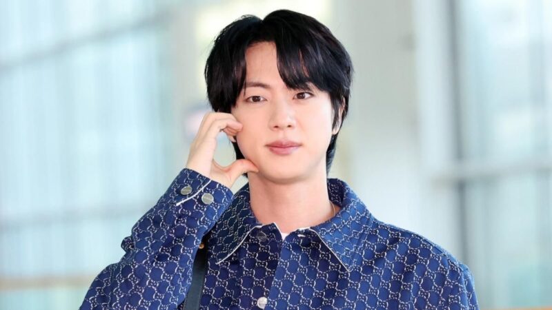 BTS Jin 遭日女粉强吻!警方调查半年嫌犯身份曝光! - 奇趣星球报 - 奇趣星球报