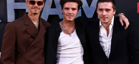 英国球星贝克汉姆儿子 Brooklyn 和家人越走越远，或许也是成长象征！感情好到出名的 Beckham 家，也有一本「家家难念的经」！ - 我的世界基岩版中文站