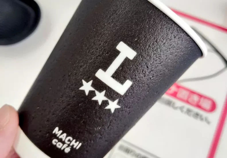 日本网友议论“失败的杯子设计”，LAWSON便利商店咖啡杯上面写着L！然而却不是大杯！ - 我的世界基岩版中文站 - 我的世界基岩版中文站