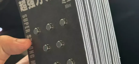 日本网友突发奇想将“超强力磁铁塞鼻子里”，异想天开藉此通鼻塞！没想到磁铁吸住，竟拿不出来了！ - 我的世界基岩版中文站