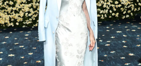 Met Gala 2025 这些趣事太好玩!Jennie 和 Gigi 大聊天,Rihanna 公开第 3 胎,Zendaya 竟险撞衫! - 我的世界基岩版中文站