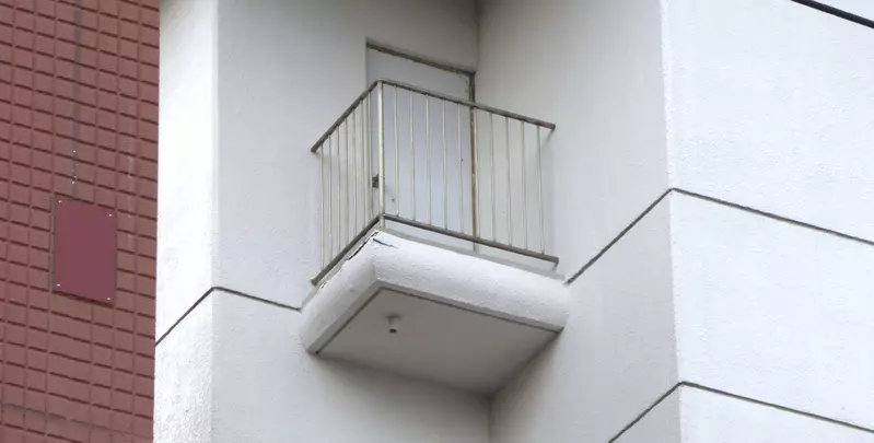 日本网友议论“大楼中的迷之设计”，只能站一个人的超小阳台！如果在游戏世界这里肯定有宝箱！ - 我的世界基岩版中文站 - 我的世界基岩版中文站