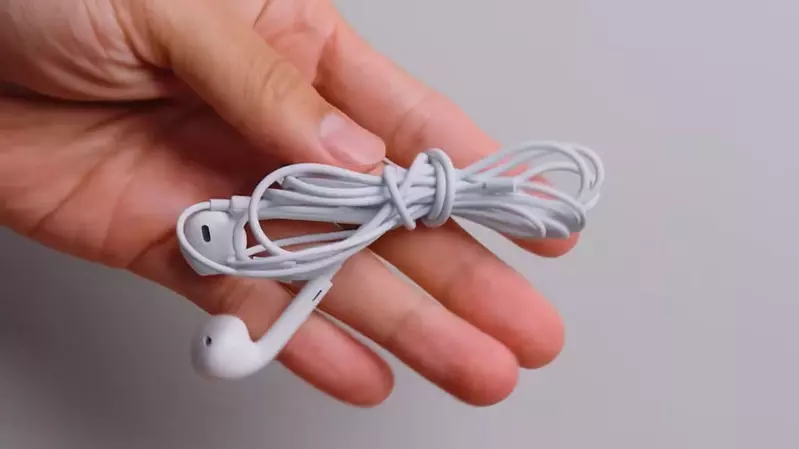 日本网友分析“有线耳机的优缺点”,明明是因为非常好用!才不是什么次文化中二年轻人的玩具! - 我的世界基岩版中文站 - 我的世界基岩版中文站