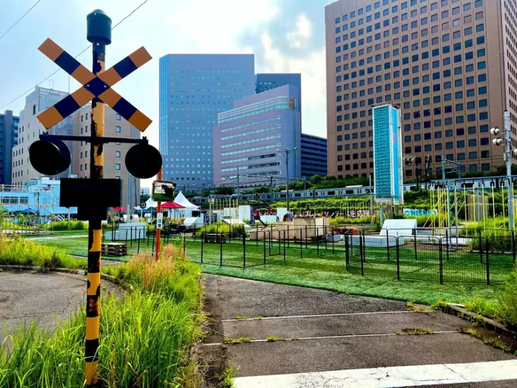 日本川崎市“驾校废墟改造成公园再利用”，仿佛置身于末世场景一般！办活动的同时，还能体验末世感！ - 奇趣星球报 - 奇趣星球报