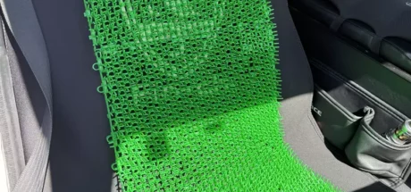 日本网友议论“用人工草皮当椅垫”，坐起来全身上下超凉快！但也可能藏有看不到的危险性！ - 我的世界基岩版中文站