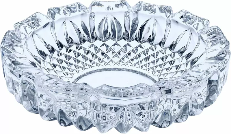 日本网友议论“水晶玻璃烟灰缸”，现代人都觉得是打人的凶器！如今却只能在警匪片或黑道片看到！ - 奇趣星球报 - 奇趣星球报