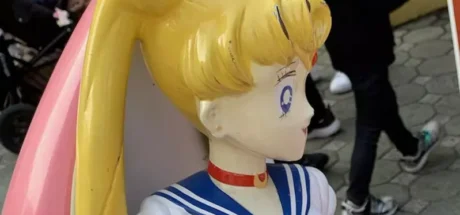 30年前日本大神做的美少女战士摇摇车火了！看到中国台湾的山寨版，连他都惊呼：这也太费工了！ - 奇趣星球报