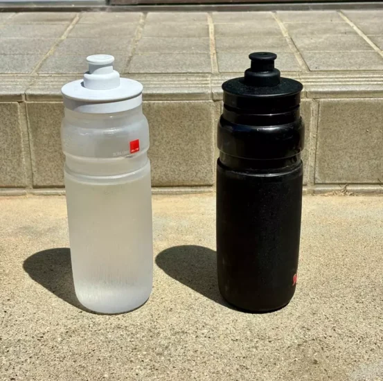 日本网友研究“水壶保温效果”，黑色和透明究竟会差多少！冰水放在太阳下实测80分钟，结果还是透明水壶更好！ - 奇趣星球报 - 奇趣星球报