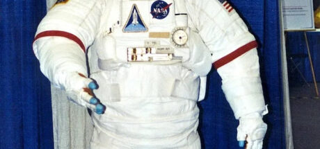 史上超离谱的浪漫爱情故事！为了向女友示爱，竟潜入 NASA 偷走月球！ - 我的世界基岩版中文站