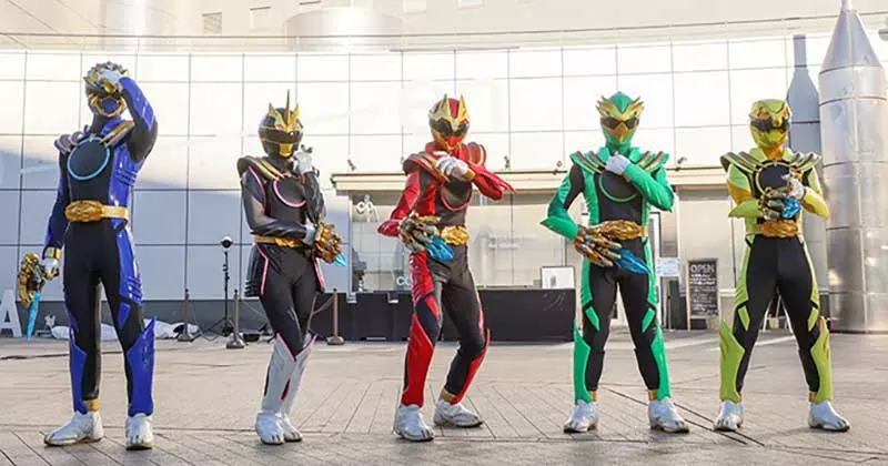 《Super上面有Hyper》首开这种分级先例的是谁？是宝可梦系列的精灵球吗？