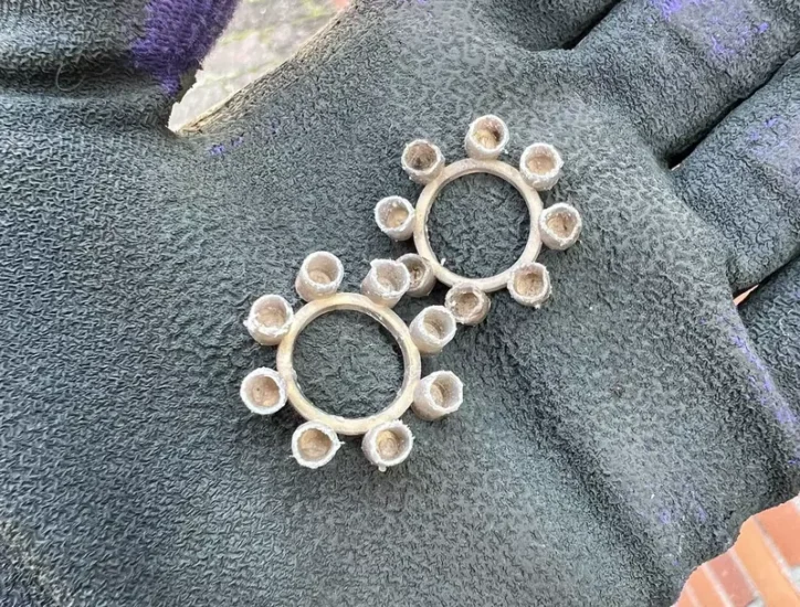 日本网友议论“老人才知道的玩具”，路边意外捡到的小玩意竟引起众多人怀念！其实这种小玩意至今依然很实用，被不少人用来驱赶野生动物！ - 奇趣星球报 - 奇趣星球报