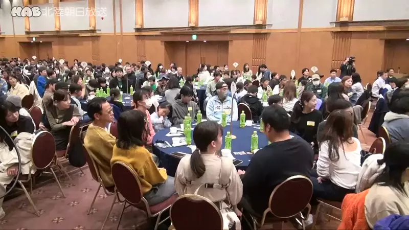 《吉尼斯世界纪录》400人同时做生蛋拌饭 能不能打破北海道的纪录呢? 《吉尼斯世界纪录》400人同时做生蛋拌饭 能不能打破北海道的纪录呢?