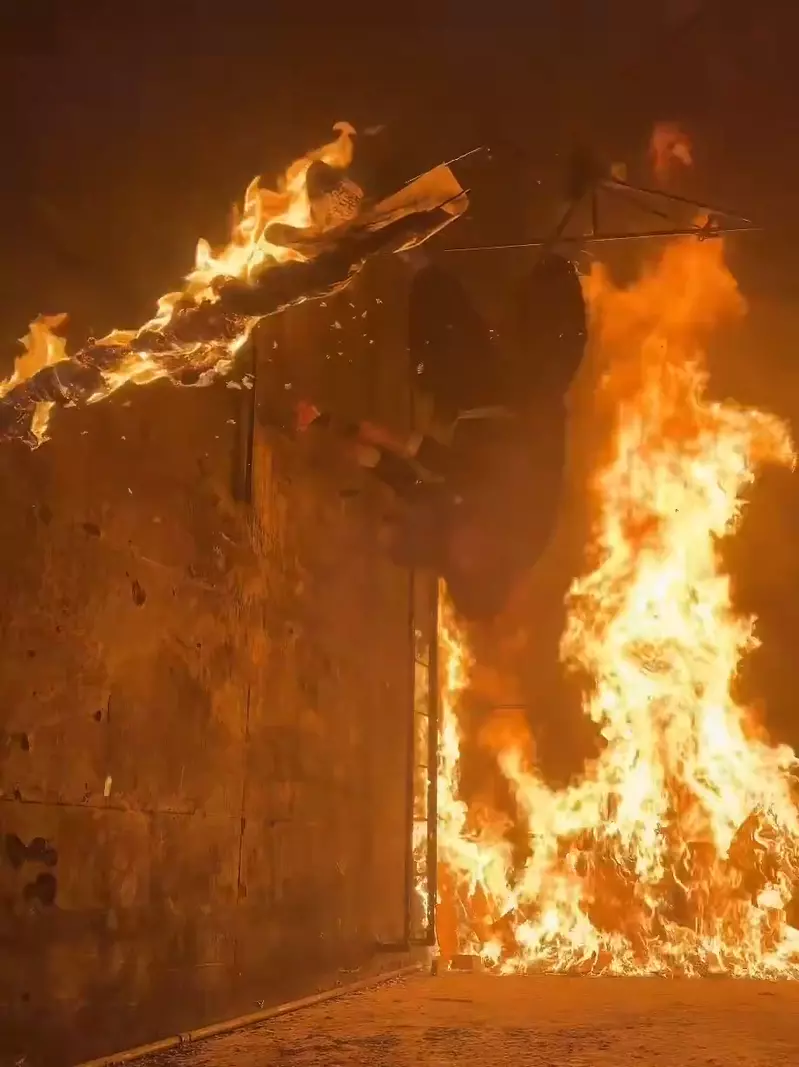 COSER挑战《史上最硬COSPLAY摄影》为了化身炭治郎豁出去了