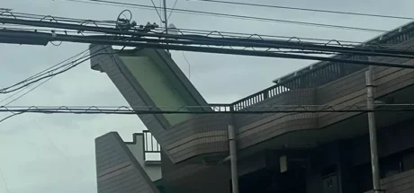 日本大楼顶楼现神秘阶梯，网友脑洞解密“到底是啥用处”？ - 奇趣星球报