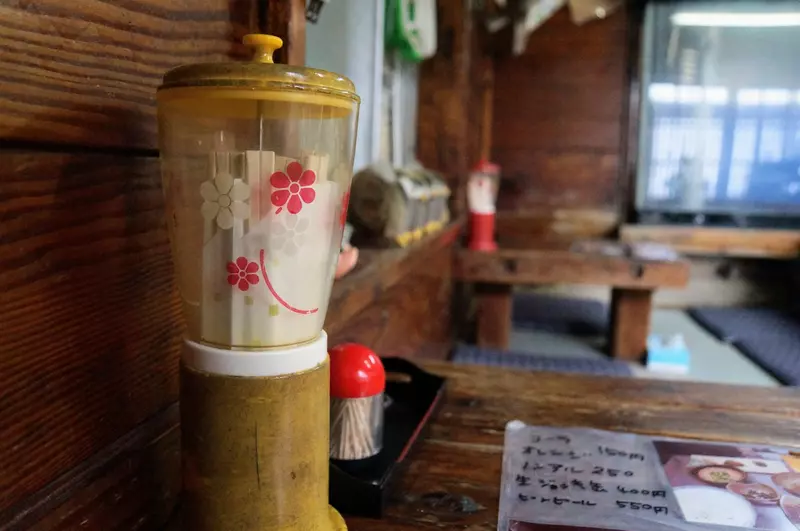 日本古早味餐厅特有的《怀旧筷子筒》网友陆续分享自己曾经在哪里看过 日本古早味餐厅特有的《怀旧筷子筒》网友陆续分享自己曾经在哪里看过