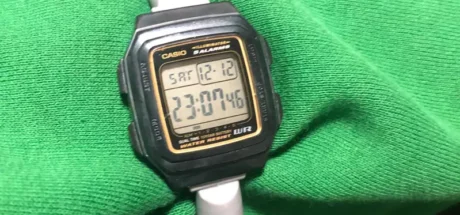 日本澡堂更衣柜钥匙“弹性橡胶圈”的新玩法!有网友脑洞大开将它改造成手表表带,真的是新奇又实用! - 奇趣星球报