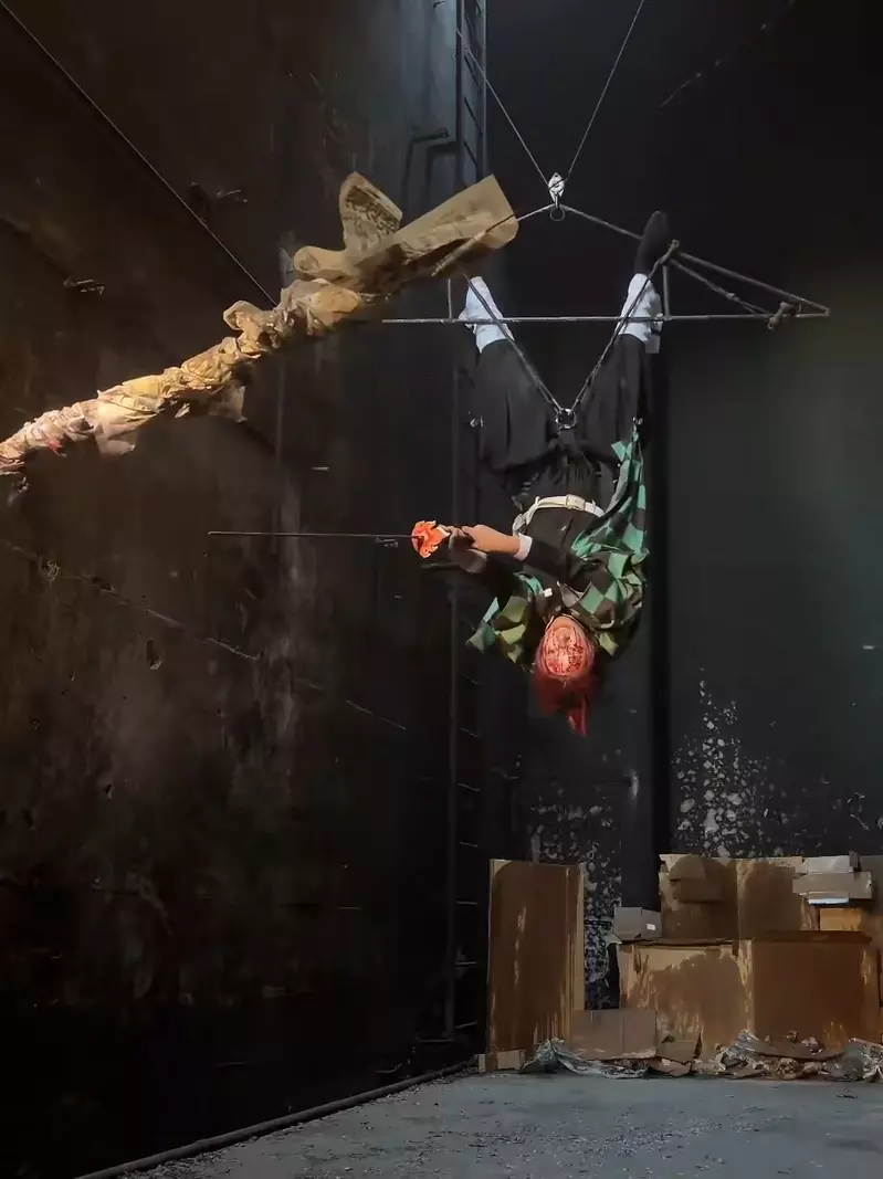 COSER挑战《史上最硬COSPLAY摄影》为了化身炭治郎豁出去了