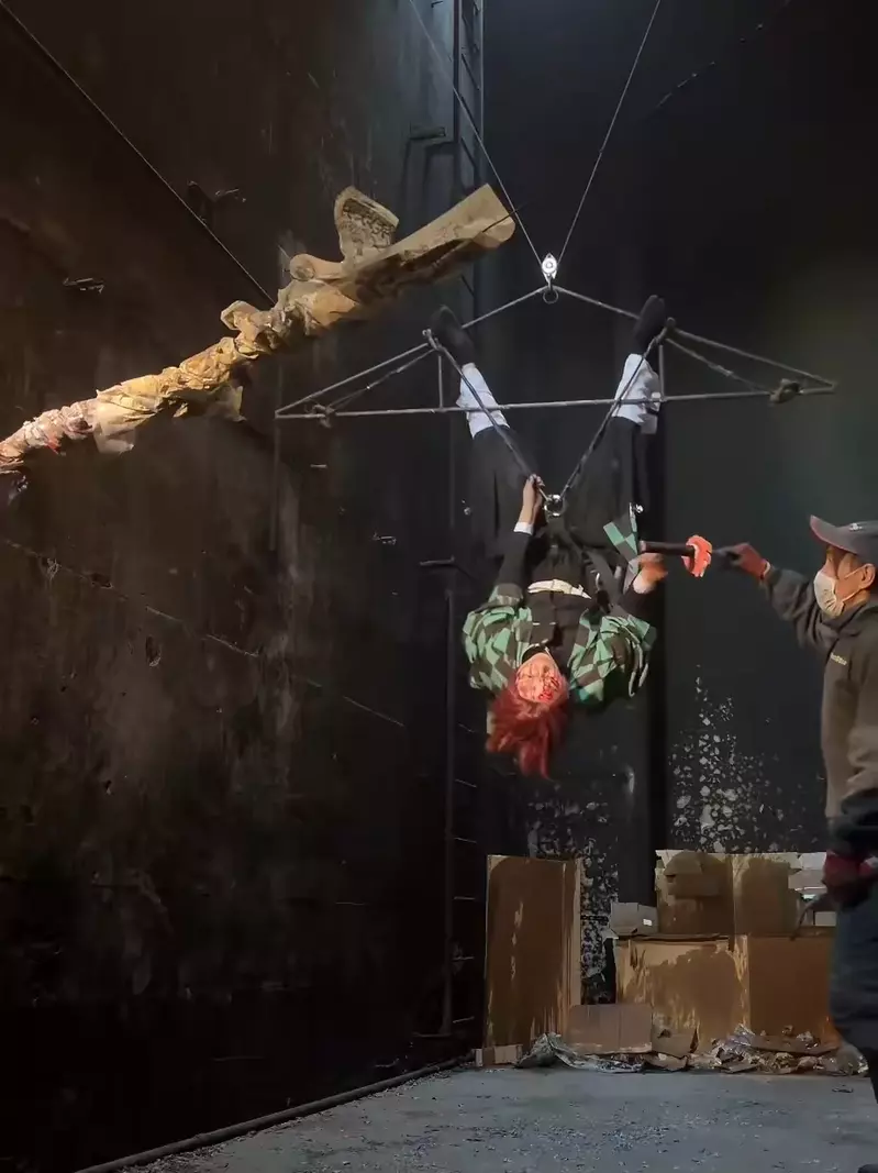 COSER挑战《史上最硬COSPLAY摄影》为了化身炭治郎豁出去了