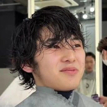 日本网友议论“那些努力自我改变的人”，他们用行动证明即使曾因外貌自卑！只要付出努力也能打造全新形象，激励着无数网友！