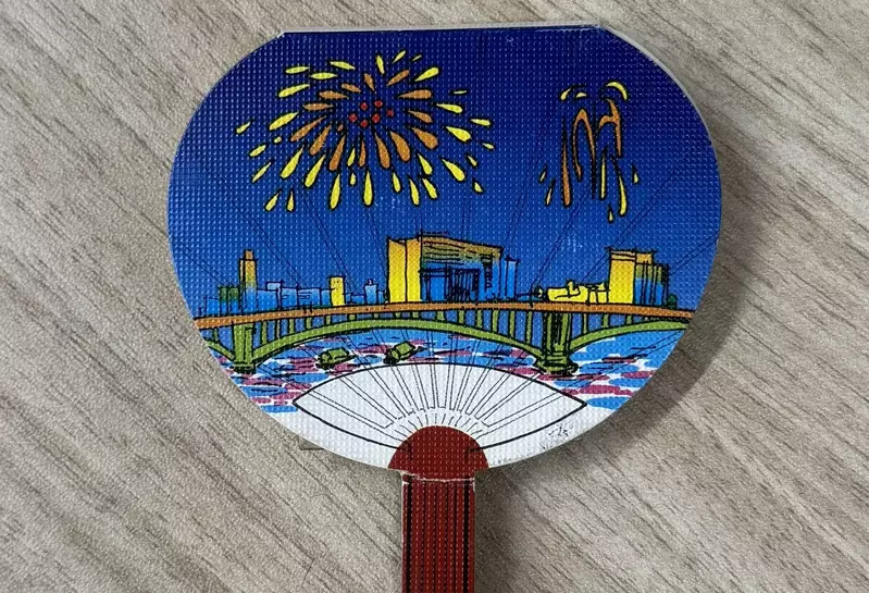 日本电视台报道“超稀有的团扇造型纸火柴”，火柴盒竟还可以做成团扇形状！网友直呼超可爱，希望其可以重启流水线！ - 奇趣星球报 - 奇趣星球报