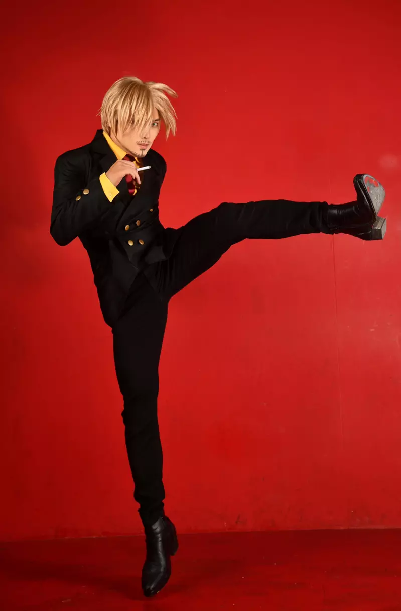 Cosplayer坚持每天运动10年后的变化 从普通男子变身香吉士让网友大感「努力果然必有回报」 Cosplayer坚持每天运动10年后的变化 从普通男子变身香吉士让网友大感「努力果然必有回报」