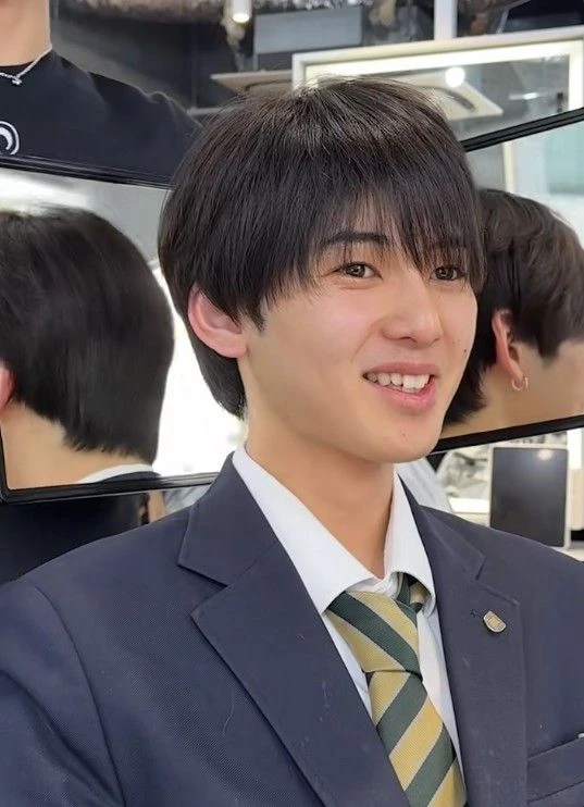 日本网友议论“那些努力自我改变的人”，他们用行动证明即使曾因外貌自卑！只要付出努力也能打造全新形象，激励着无数网友！