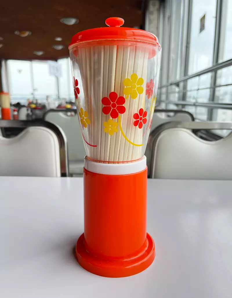 日本古早味餐厅特有的《怀旧筷子筒》网友陆续分享自己曾经在哪里看过 日本古早味餐厅特有的《怀旧筷子筒》网友陆续分享自己曾经在哪里看过