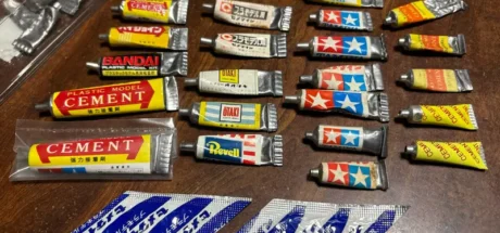 日本模型圈的时代眼泪！老玩家视为珍宝的一管胶水，年轻一代胶佬竟然闻所未闻？ - 奇趣星球报