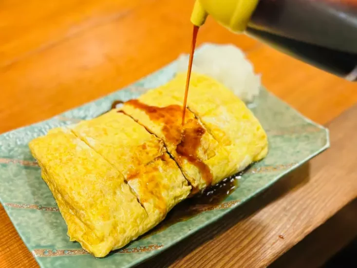 在日本京都吃玉子烧千万别蘸其他调料！食客只因多加一勺酱油，竟被本地人骂上热搜！ - 奇趣星球报 - 奇趣星球报