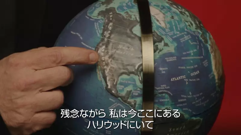 美国知名导演新片宣传搞事情！指着马达加斯加说是“日本”，网友笑翻：难道这是在致敬搞笑艺人！