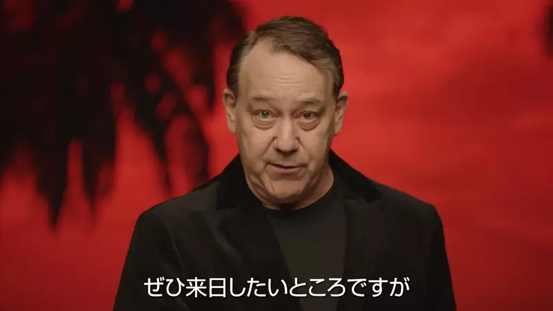 美国知名导演新片宣传搞事情！指着马达加斯加说是“日本”，网友笑翻：难道这是在致敬搞笑艺人！