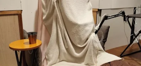 日本绘师把卧室改成雪山避难所？全套硬核装备只为在被窝里玩电脑，网友看完直呼太真实！ - 奇趣星球报