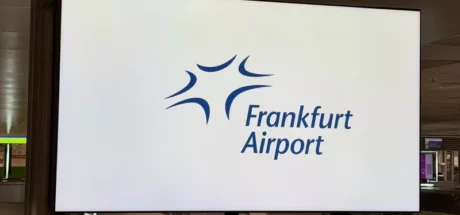 笑喷!日本漫迷在德国机场发现「💢」生气符号,全球网友纷纷晒图! - 奇趣星球报