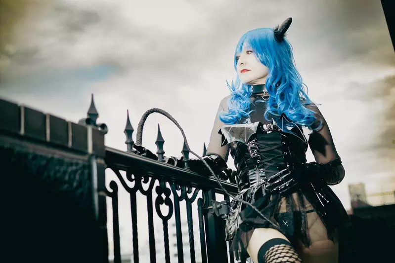 不惧世俗的开路先锋！日本网友翻出“1995年 Comic Market 同人展”，在偏见的年代她们原来这么酷！