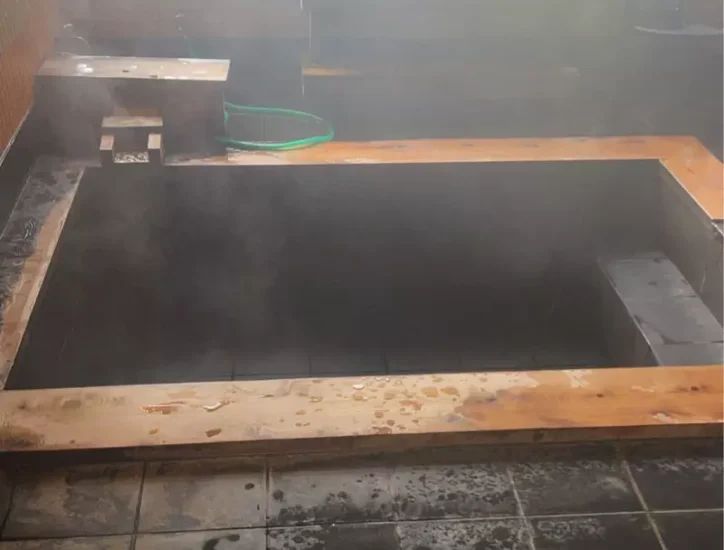 日本高级温泉馆惨遭“拔塞放水”,一整池水溜光!本以为是外国游客不懂规矩惹祸,没想到真凶竟是本地人! - 奇趣星球报 - 奇趣星球报