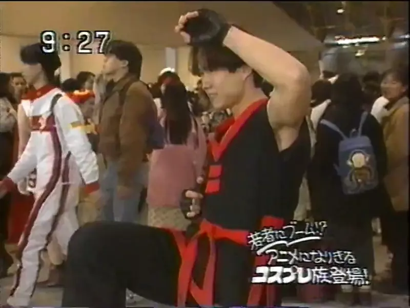 不惧世俗的开路先锋！日本网友翻出“1995年 Comic Market 同人展”，在偏见的年代她们原来这么酷！