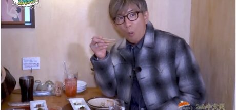 日本网友议论“木村拓哉吃面手肘撑桌被骂上热搜”，许多人为“迎接舌”吵翻天！快来看看这些奇葩餐桌禁忌你中招没！ - 奇趣星球报