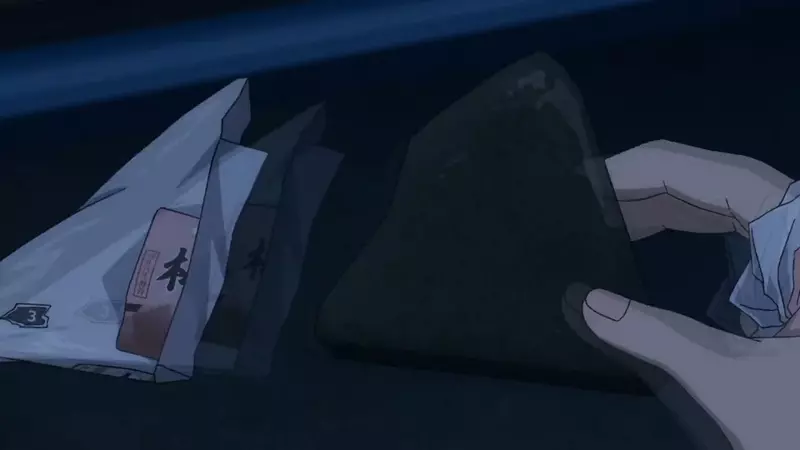 外国游客看呆！被日本动画硬核科普的三角饭团开法火了，本土网友加码“不沾油反套神技”太逆天！