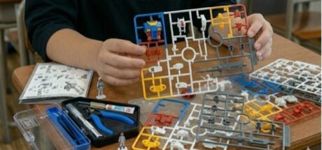 日本网友议论“80年代带去学校会被没收”,如今竟成小学生必修课!父亲见证高达变教材,老粉直呼时代变了! - 奇趣星球报