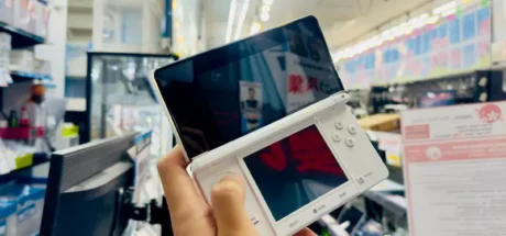 日本网友议论“未使用任天堂3DS现身二手市场”！店家一波徒手拆包摸机神操作，直接惹怒玩家！ - 奇趣星球报