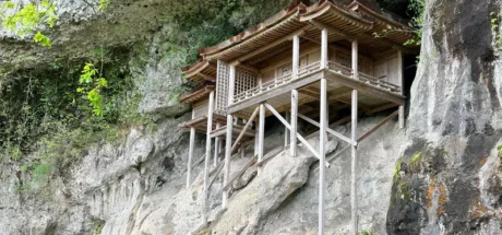 单身狗禁止入内？日本网友议论”危险国宝《三德山三佛寺投入堂》的奇葩规定“，竟变成社恐破冰的硬核相亲局！ - 奇趣星球报