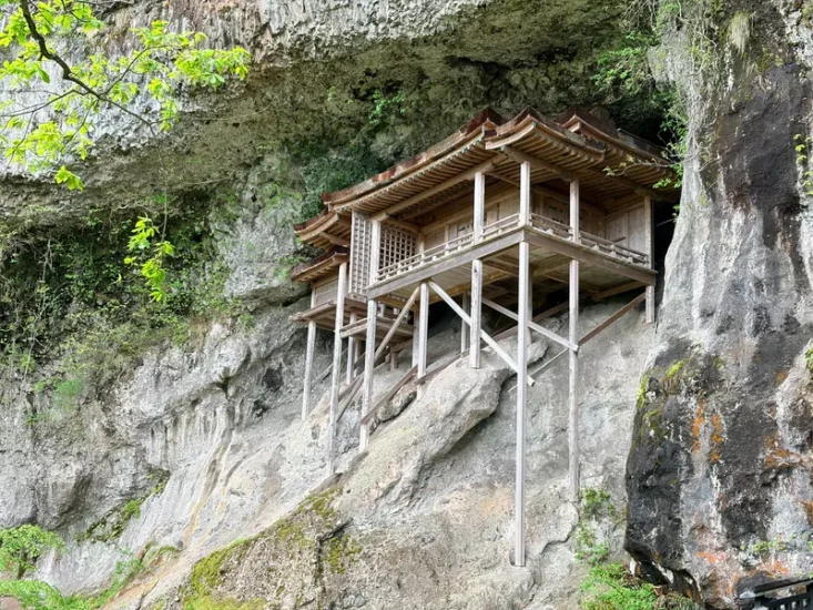 单身狗禁止入内?日本网友议论”危险国宝《三德山三佛寺投入堂》的奇葩规定“,竟变成社恐破冰的硬核相亲局! - 奇趣星球报 - 奇趣星球报