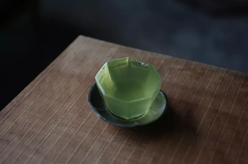 绿茶明明是绿色，日本茶行非卖关子叫“水色”？网友直呼眼瞎，揭秘令人喷饭的奇葩行业黑话！ - 奇趣星球报 - 奇趣星球报