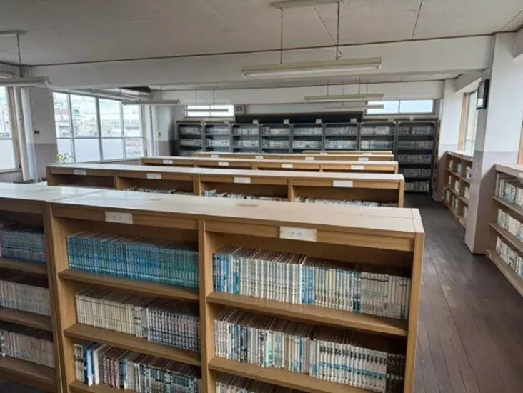 9万元在日本买栋三层楼!满屋绝版书的“酒田漫画图书馆”挂牌,网友:买书送房? - 奇趣星球报 - 奇趣星球报