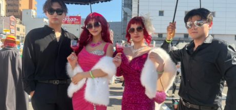 日本网友议论“漫展惊现‘叶姐妹’神还原Cosplay”!连身后帅哥保镖都一模一样,网友直呼本尊下凡! - 奇趣星球报