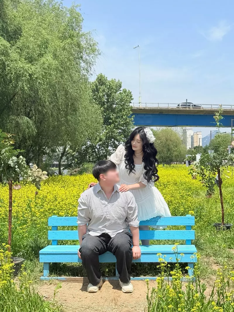 日本网友吵翻“洛丽塔穿搭”!女生精致到发亮,旁边男生到底穿什么才不把整组气场拉垮! 日本网友吵翻“洛丽塔穿搭”!女生精致到发亮,旁边男生到底穿什么才不把整组气场拉垮!
