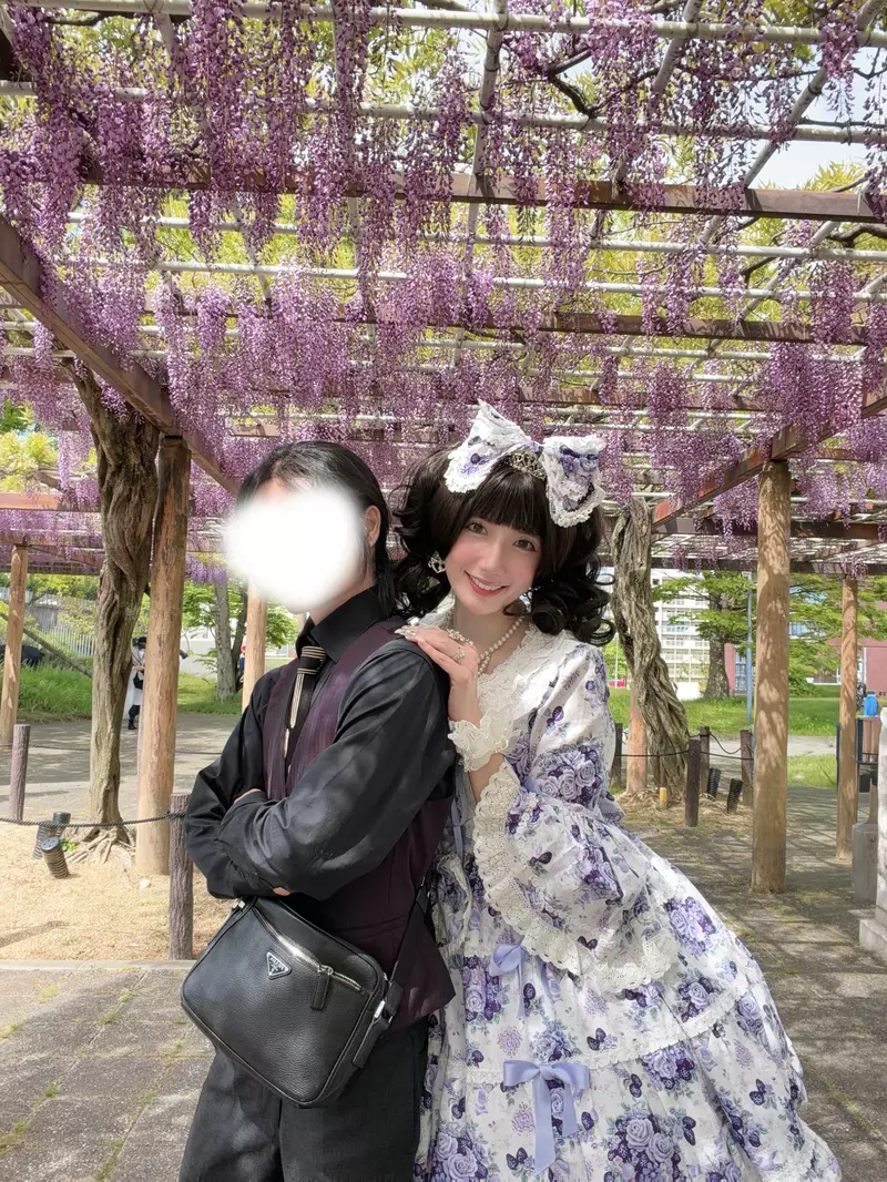 日本网友吵翻“洛丽塔穿搭”!女生精致到发亮,旁边男生到底穿什么才不把整组气场拉垮! 日本网友吵翻“洛丽塔穿搭”!女生精致到发亮,旁边男生到底穿什么才不把整组气场拉垮!