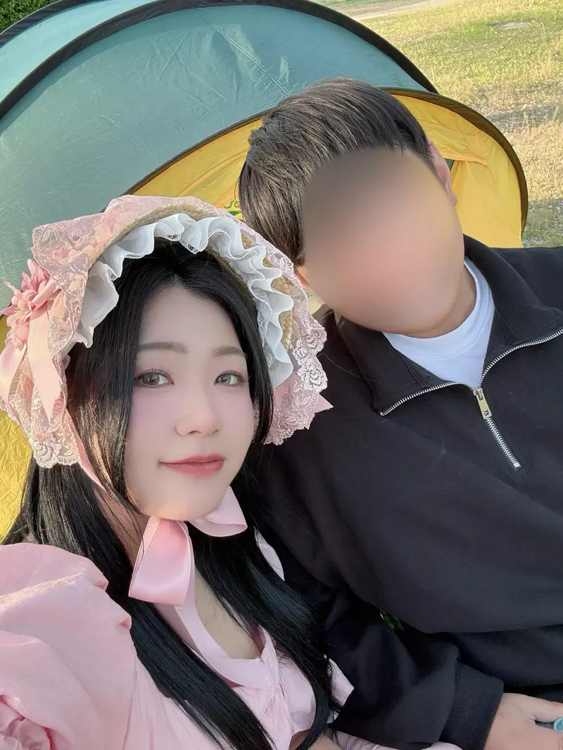 日本网友吵翻“洛丽塔穿搭”!女生精致到发亮,旁边男生到底穿什么才不把整组气场拉垮! 日本网友吵翻“洛丽塔穿搭”!女生精致到发亮,旁边男生到底穿什么才不把整组气场拉垮!