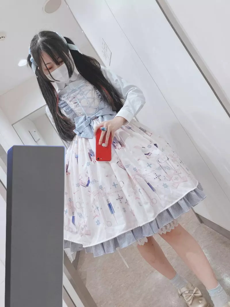日本网友吵翻“洛丽塔穿搭”!女生精致到发亮,旁边男生到底穿什么才不把整组气场拉垮! 日本网友吵翻“洛丽塔穿搭”!女生精致到发亮,旁边男生到底穿什么才不把整组气场拉垮!