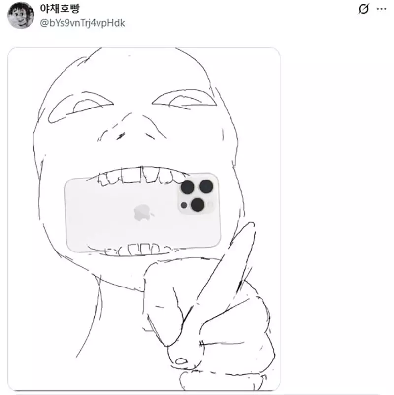 漫画家拍作画过程被手机挡住,9种奇招背后藏着创作者被迫自证的 AI 焦虑 漫画家拍作画过程被手机挡住,9种奇招背后藏着创作者被迫自证的 AI 焦虑
